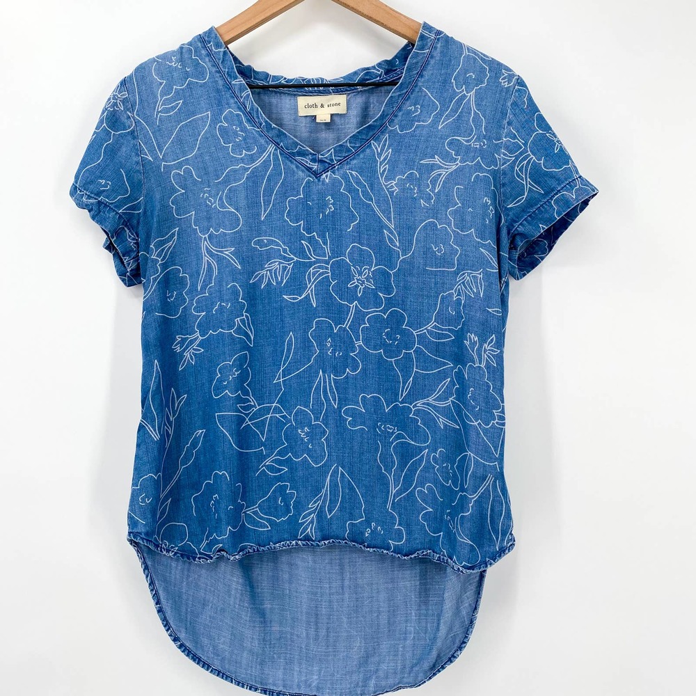 Cloth & Stone Blue Chambray‎ Floral Print V-Neck Hi-Low Tee Size X-Small